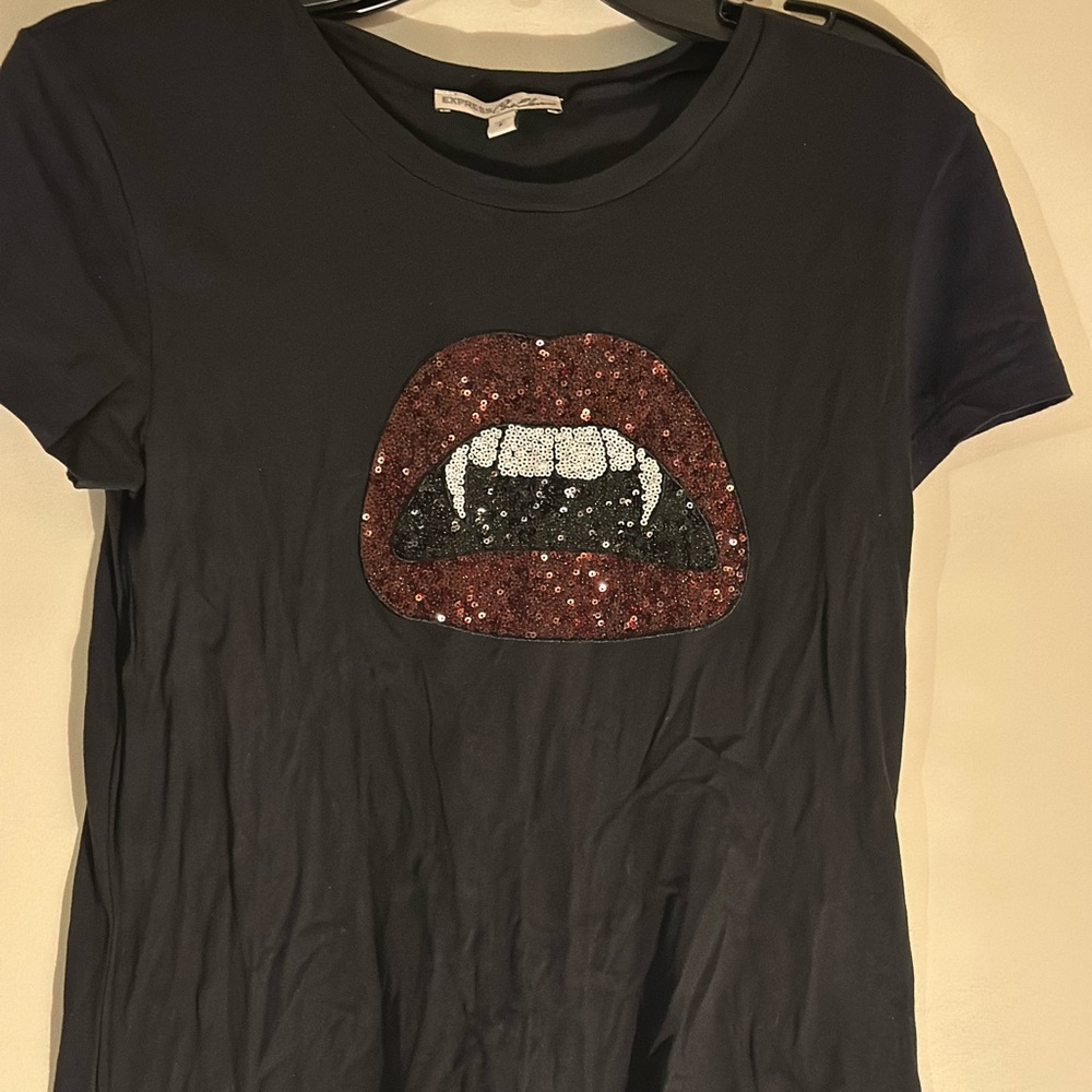 Express Vampire Sequin Fangs T-shirt - Size Small